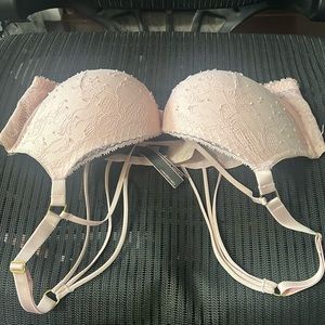 Strappy Victoria’s Secret very sexy push-up size 38D